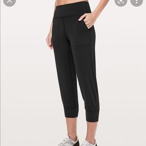 Lululemon align high rise jogger crop size 4